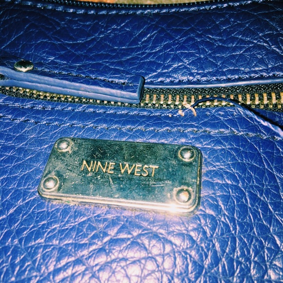 nine west crossbody - Picture 2 of 2